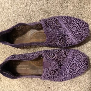TOMS Women's Purple Crochet Slip-On Shoes